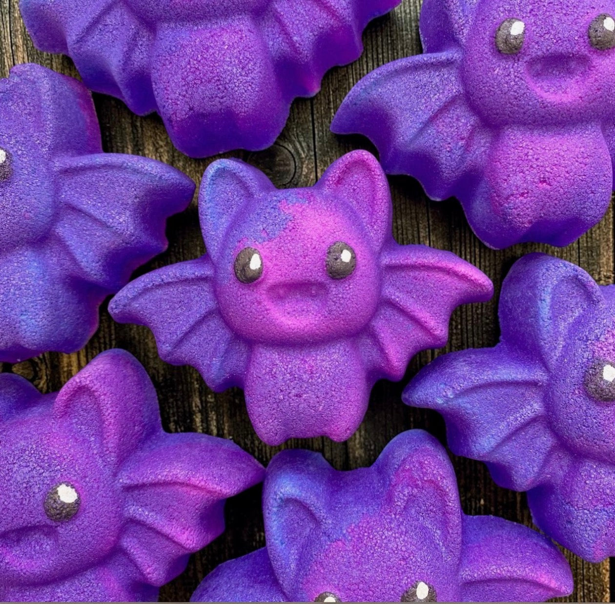 Shimmering Bat Bath Bomb- Dragonfruit & Guava