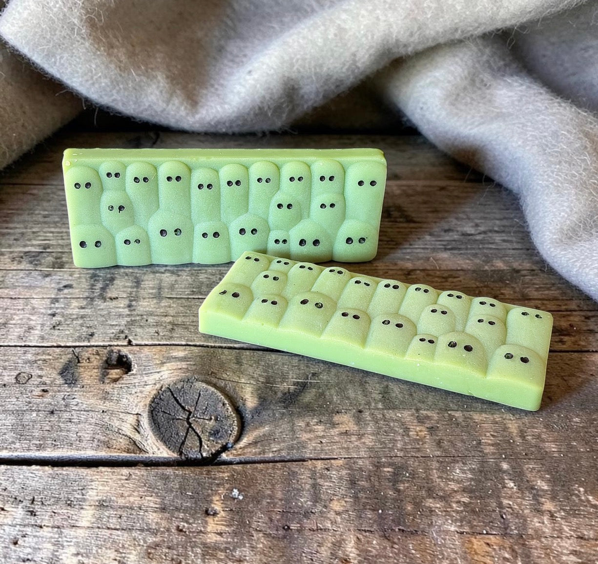 Cashmere & Pear Spooky Snapbar Wax Melt