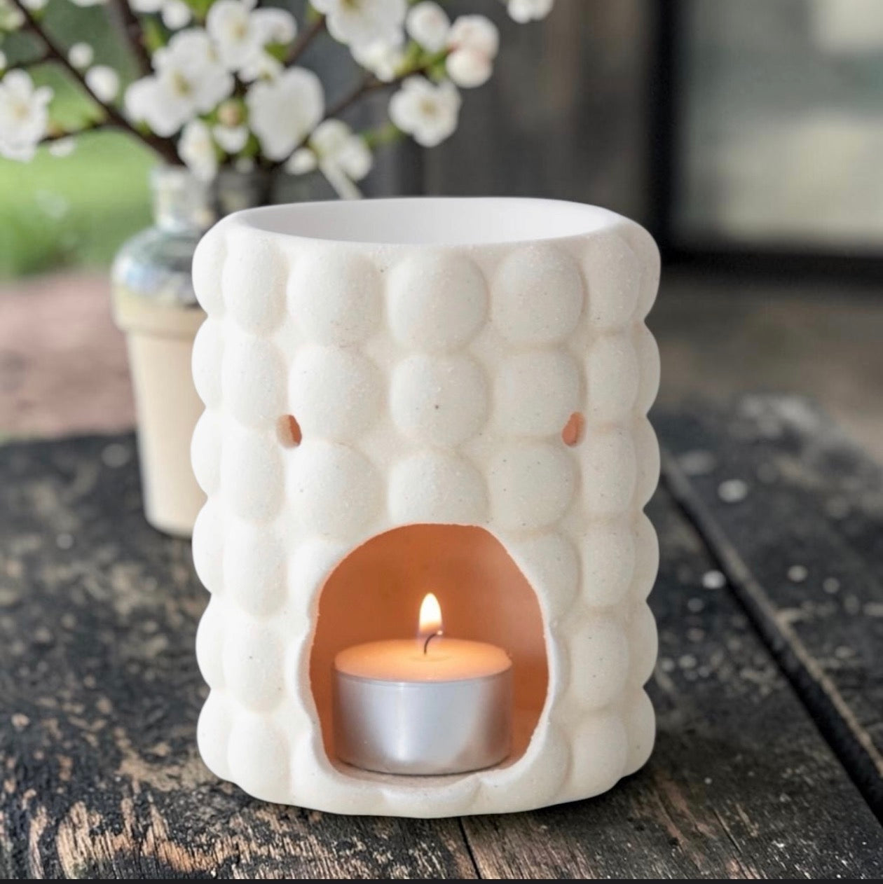 Cream Bubbled Burner